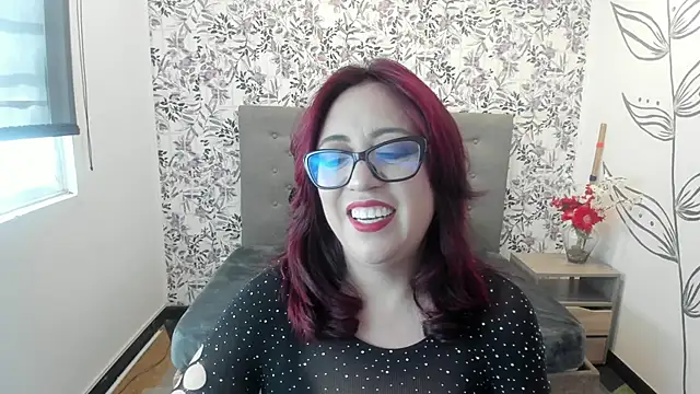 Victoria Adamns online show from 03.10.25