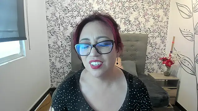 Victoria Adamns online show from 03.10.25