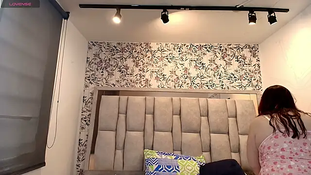 Victoria Adamns online show from 02.14.26