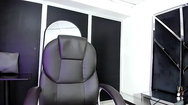 Snapshot of Salmaportman69 chatting on 09.26.25 Salmaportman69 online show from 09.26.25