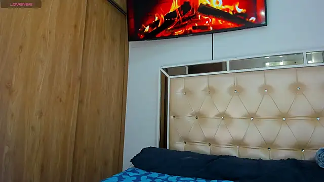 Sexyhot cat online show from 12.20.25