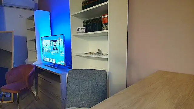 Snapshot of VixenVibesX chatting on 02.03.25 VixenVibesX online show from 02.03.25