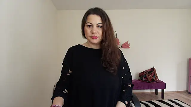 Snapshot of VixenVibesX chatting on 04.21.26 VixenVibesX online show from 04.21.26