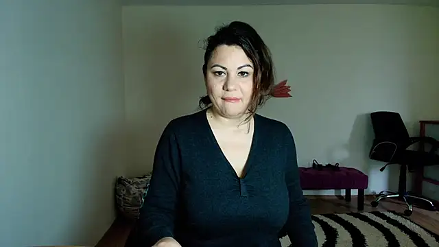 Snapshot of VixenVibesX chatting on 05.22.26 VixenVibesX online show from 05.22.26