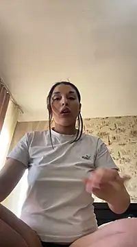 Rosanna Rennie online show from 02.24.25