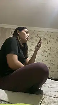 Rosanna Rennie online show from 02.25.25