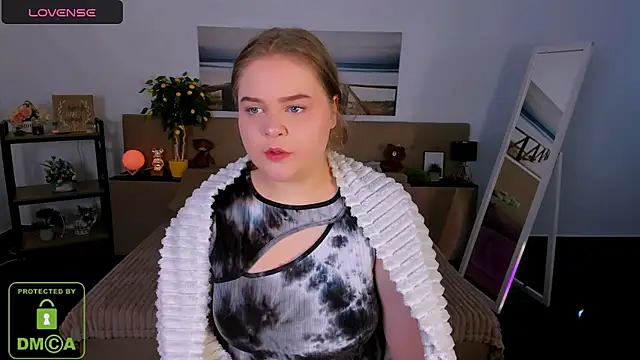 Snapshot of Erica__Alta chatting on 02.11.25 Erica Alta online show from 02.11.25