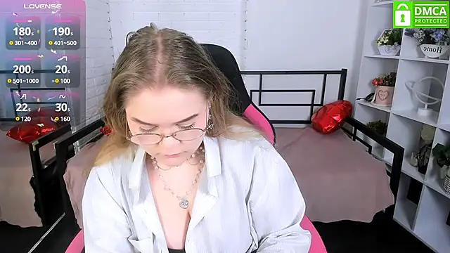 Snapshot of Erica__Alta chatting on 03.04.25 Erica Alta online show from 03.04.25