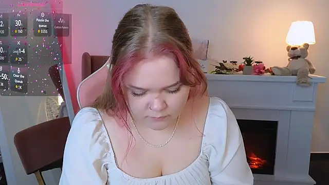 Snapshot of Erica__Alta chatting on 09.17.25 Erica Alta online show from 09.17.25