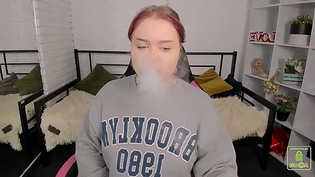 Snapshot of Erica__Alta chatting on 10.11.25 Erica Alta online show from 10.11.25