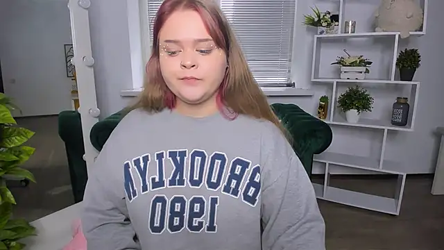 Snapshot of Erica__Alta chatting on 10.12.25 Erica Alta online show from 10.12.25