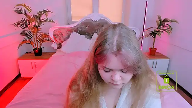 Snapshot of Erica__Alta chatting on 10.16.25 Erica Alta online show from 10.16.25