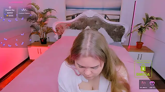 Snapshot of Erica__Alta chatting on 10.29.25 Erica Alta online show from 10.29.25