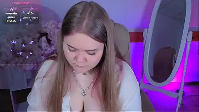 Snapshot of Erica__Alta chatting on 11.10.25 Erica Alta online show from 11.10.25