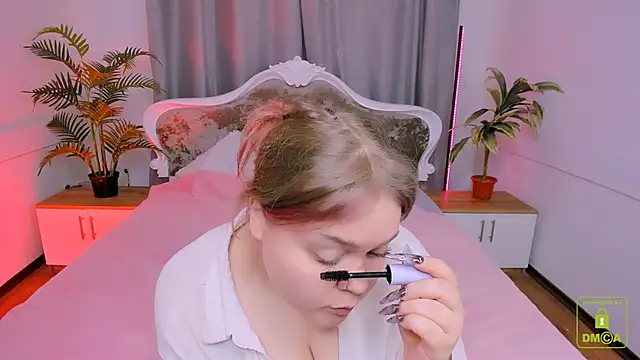 Snapshot of Erica__Alta chatting on 11.15.25 Erica Alta online show from 11.15.25