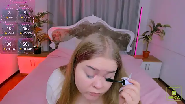 Snapshot of Erica__Alta chatting on 11.29.25 Erica Alta online show from 11.29.25