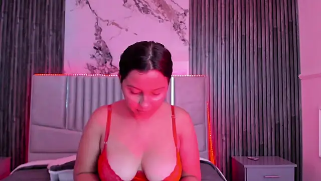 Snapshot of Thaliiajones chatting on 01.19.25 Thaliiajones online show from 01.19.25