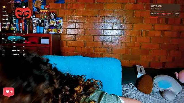 Snapshot of Annycolin_ chatting on 11.11.25 Annycolin online show from 11.11.25