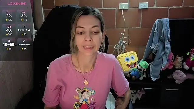 Snapshot of Princezzlove3 chatting on 10.11.25 Princezzlove3 online show from 10.11.25