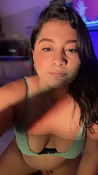 Snapshot of saraa_franco_ chatting on 10.30.25 saraa franco online show from 10.30.25