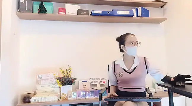 Snapshot of Lush-Office chatting on 02.09.25 Lush-Office online show from 02.09.25