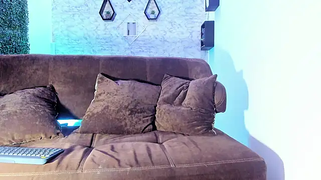 Snapshot of Thomass_conor chatting on 10.14.25 Thomass conor online show from 10.14.25