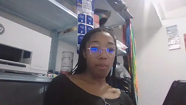 Snapshot of esmeralda-bk chatting on 02.28.25 esmeralda-bk online show from 02.28.25