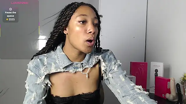 Snapshot of esmeralda-bk chatting on 11.11.25 esmeralda-bk online show from 11.11.25