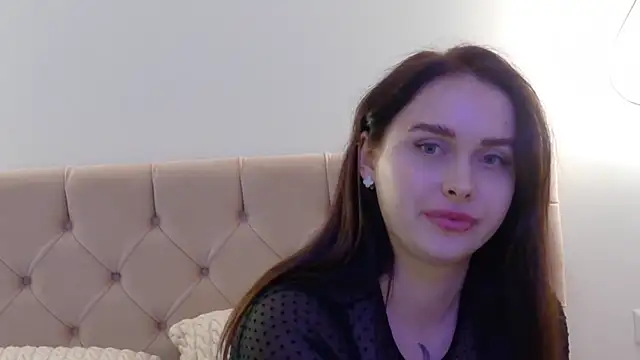 Snapshot of Lilliana_Moon chatting on 01.18.25 Lilliana Moon online show from 01.18.25