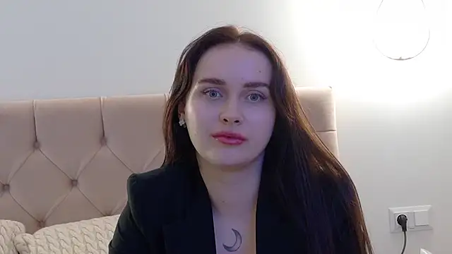 Snapshot of Lilliana_Moon chatting on 01.25.25 Lilliana Moon online show from 01.25.25