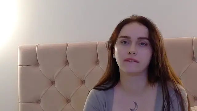 Snapshot of Lilliana_Moon chatting on 01.28.25 Lilliana Moon online show from 01.28.25