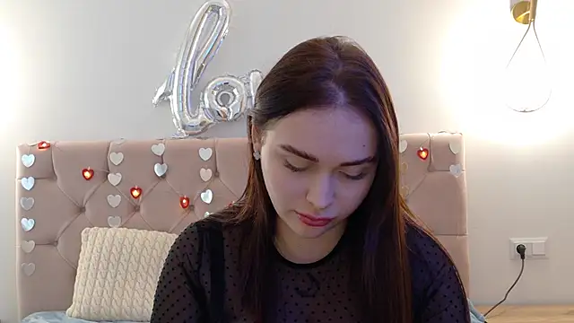 Snapshot of Lilliana_Moon chatting on 02.19.25 Lilliana Moon online show from 02.19.25