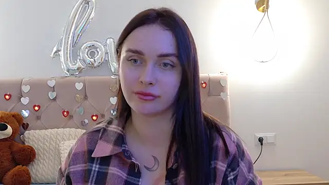 Snapshot of Lilliana_Moon chatting on 02.25.25 Lilliana Moon online show from 02.25.25