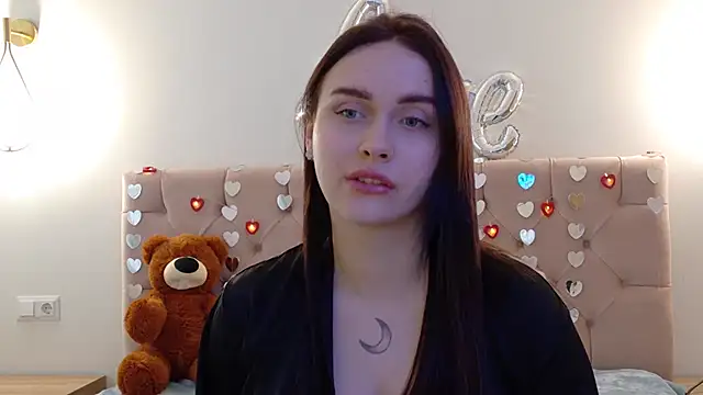 Snapshot of Lilliana_Moon chatting on 02.26.25 Lilliana Moon online show from 02.26.25