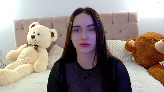 Snapshot of Lilliana_Moon chatting on 10.18.25 Lilliana Moon online show from 10.18.25