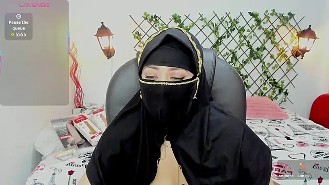 Snapshot of zahra_Jalid chatting on 10.15.25 zahra Jalid online show from 10.15.25