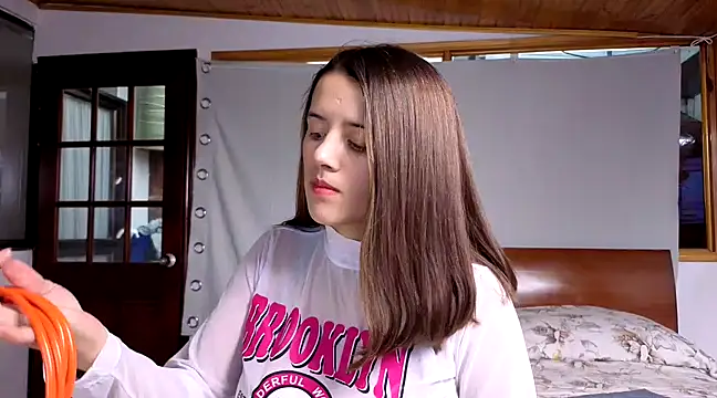 SexLaura  online show from 02.12.25