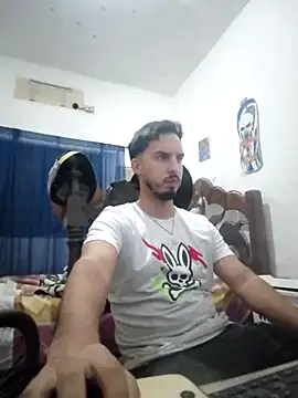 Snapshot of alejo5288 chatting on 10.01.25 alejo5288 online show from 10.01.25