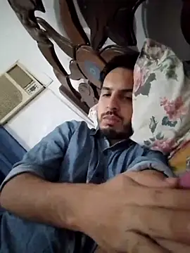 Snapshot of alejo5288 chatting on 10.09.25 alejo5288 online show from 10.09.25