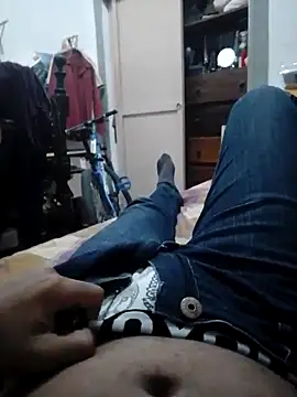 Snapshot of alejo5288 chatting on 10.23.25 alejo5288 online show from 10.23.25