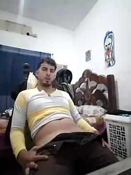 Snapshot of alejo5288 chatting on 11.19.25 alejo5288 online show from 11.19.25