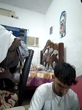 Snapshot of alejo5288 chatting on 11.25.25 alejo5288 online show from 11.25.25