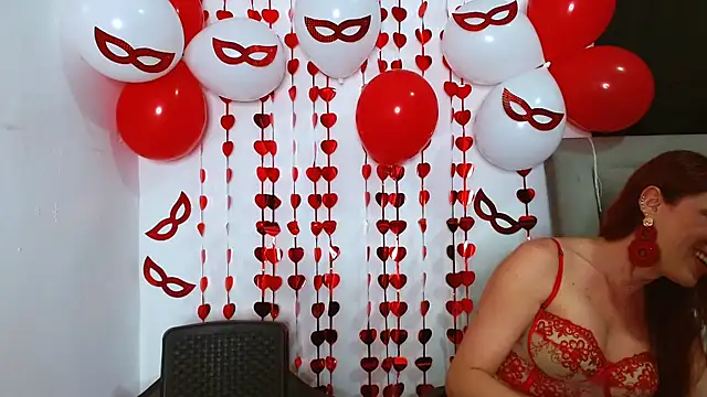 Snapshot of sweethoneytsx chatting on 09.20.25 sweethoneytsx online show from 09.20.25