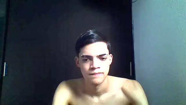 Latinos 2001 online show from 05.17.26