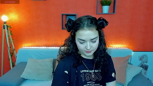 Snapshot of AmeliaLoveee chatting on 01.29.25 AmeliaLoveee online show from 01.29.25