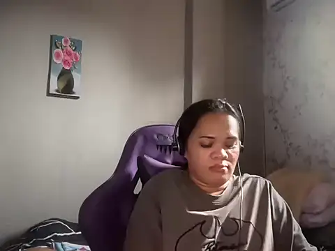 Snapshot of SophiaCourthaway chatting on 05.12.26 SophiaCourthaway online show from 05.12.26