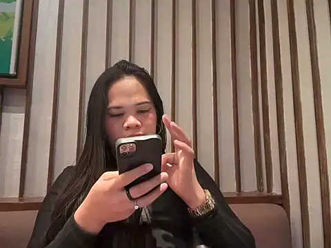 Snapshot of SophiaCourthaway chatting on 05.14.26 SophiaCourthaway online show from 05.14.26