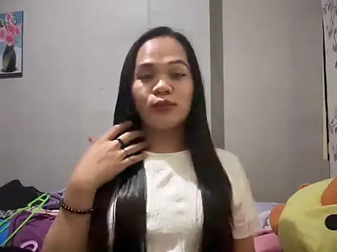 Snapshot of SophiaCourthaway chatting on 05.18.26 SophiaCourthaway online show from 05.18.26