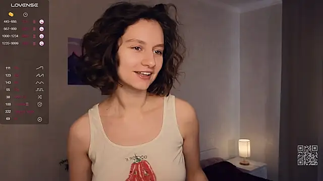 Snapshot of Leya_Curly chatting on 03.10.25 Leya Curly online show from 03.10.25