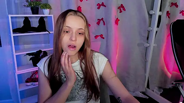 Snapshot of Sahara_Shields chatting on 02.26.25 Sahara Shields online show from 02.26.25